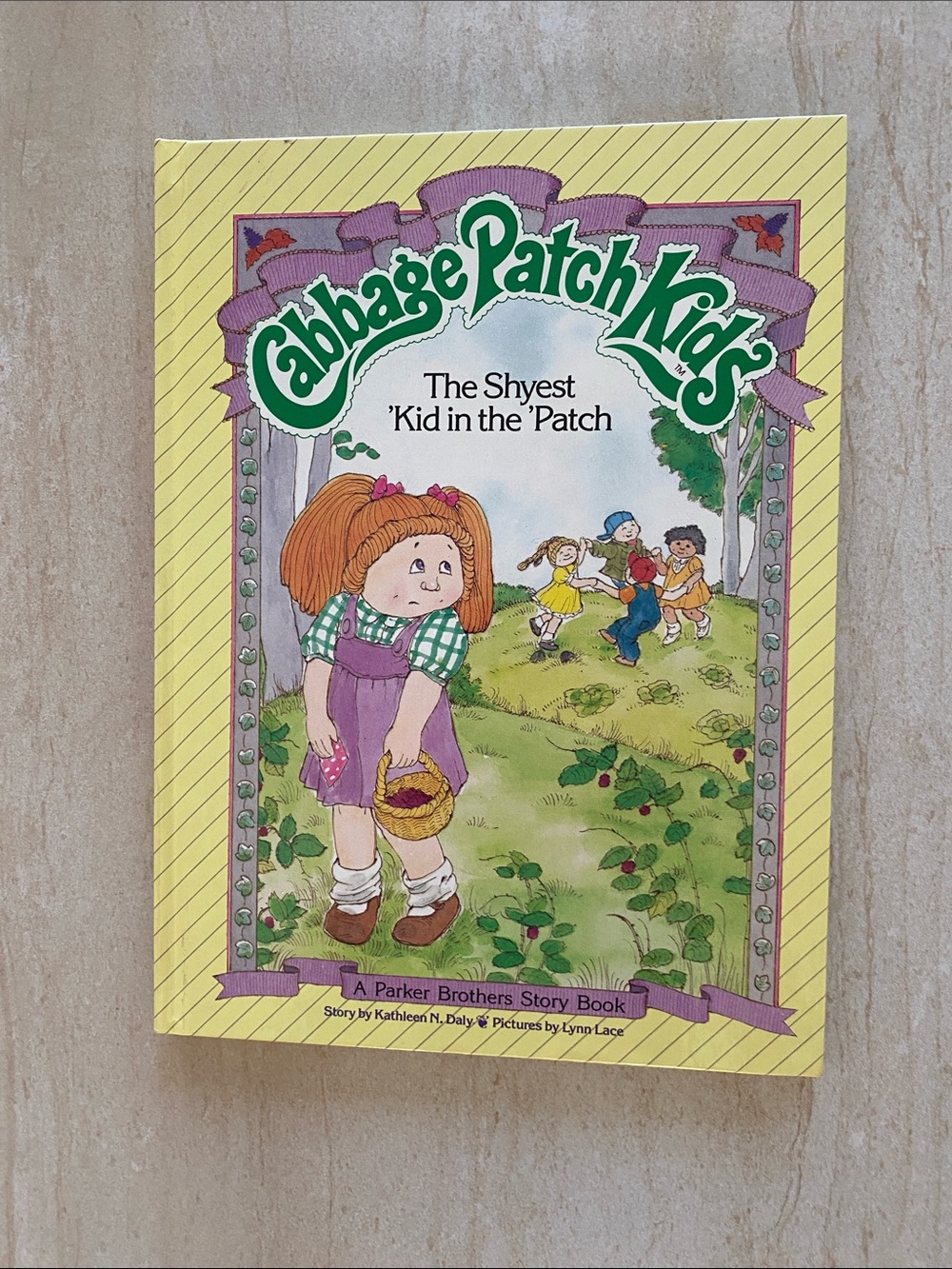 Cabbage Patch Kids "The Shyest Kid in the 'Patch" Children's Book - Yellow